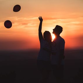 Okładka artykułu 10 nawyków, które sprzyjają szczęściu w związku