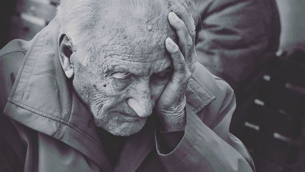 Okładka artykułu Przykazania 104-letniego mędrca – pozwolą Ci osiągnąć szczęście i radość z życia!