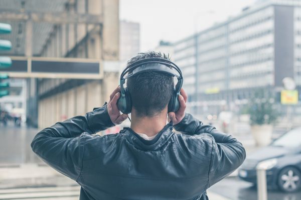 Okładka artykułu Podczas słuchania dobrej muzyki masz gęsią skórkę? Może to oznaczać, że masz wyjątkowy mózg