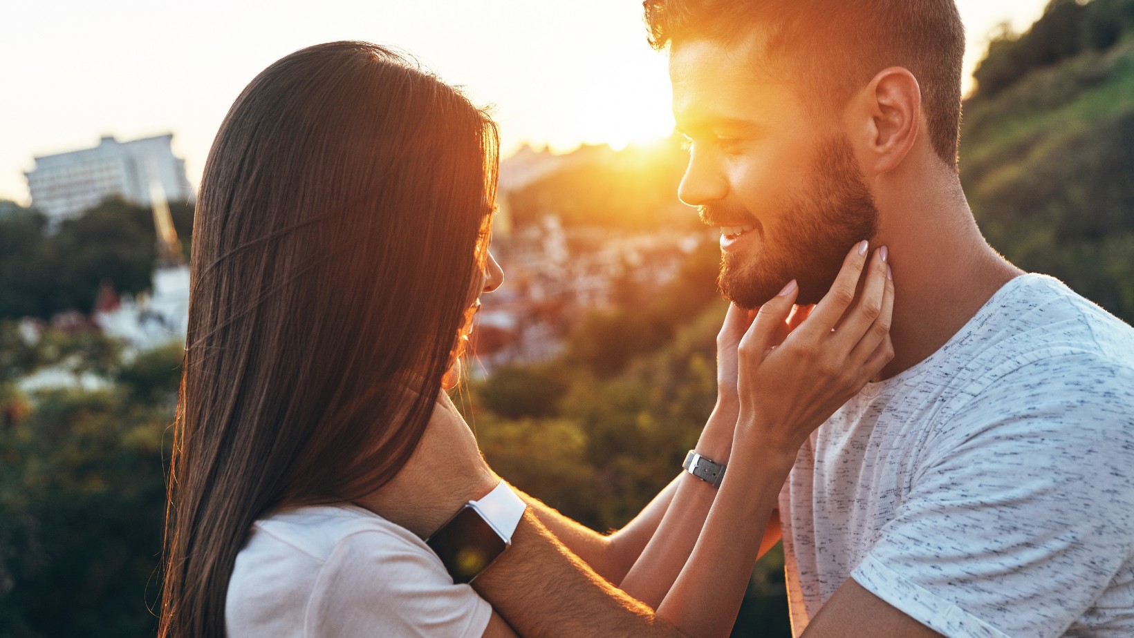 „Czy będziemy już na zawsze razem?” – tymi pytaniami łatwo spłoszyć faceta na początku znajomości