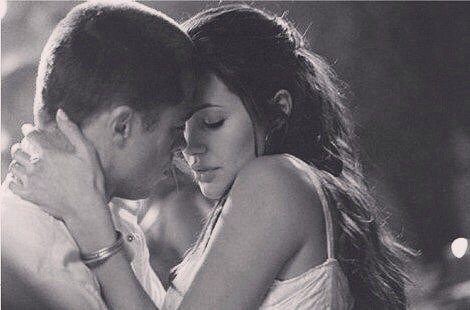 Myślę, że pewność to najlepsze co mężczyzna może dać kobiecie.