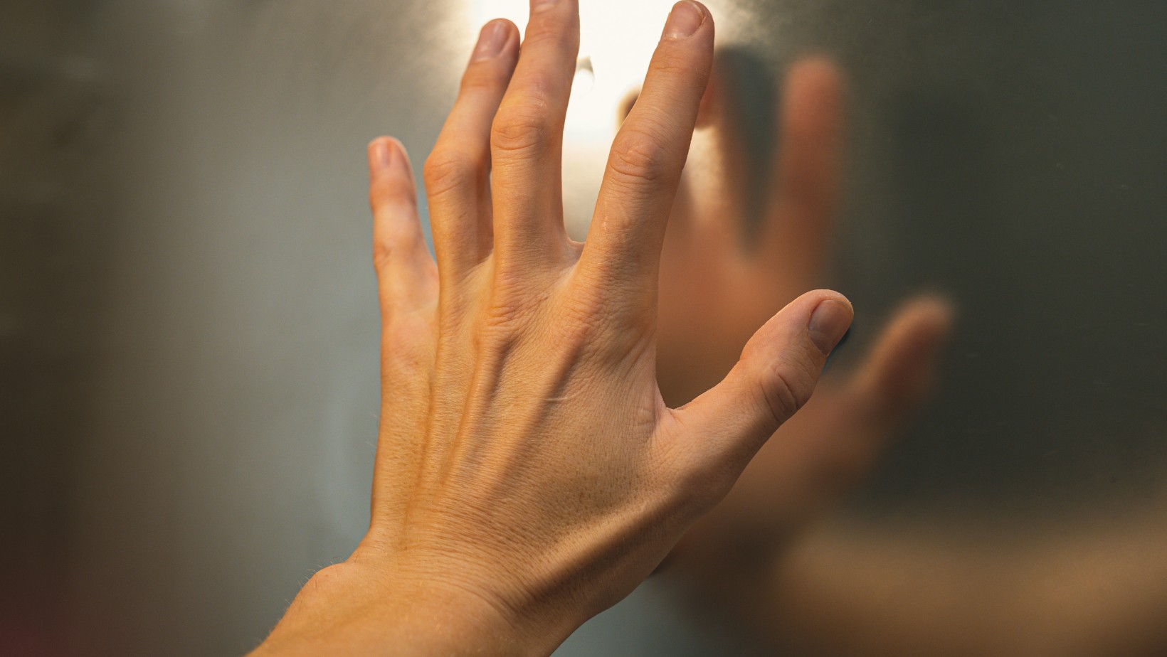 Uważaj na takie lustra! Chroń swoją prywatność!