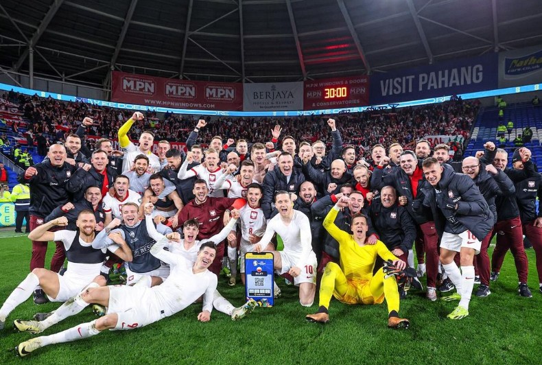 Zdjęcie Tak zachował się "Lewy" po meczu z Walią! Wszystko uchwyciły kamery #1