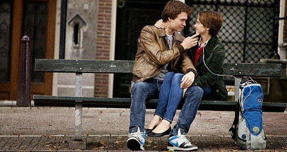 Zdjęcie 13 cytatów z książki „Gwiazd naszych wina”, które potrafią poruszyć serce #1