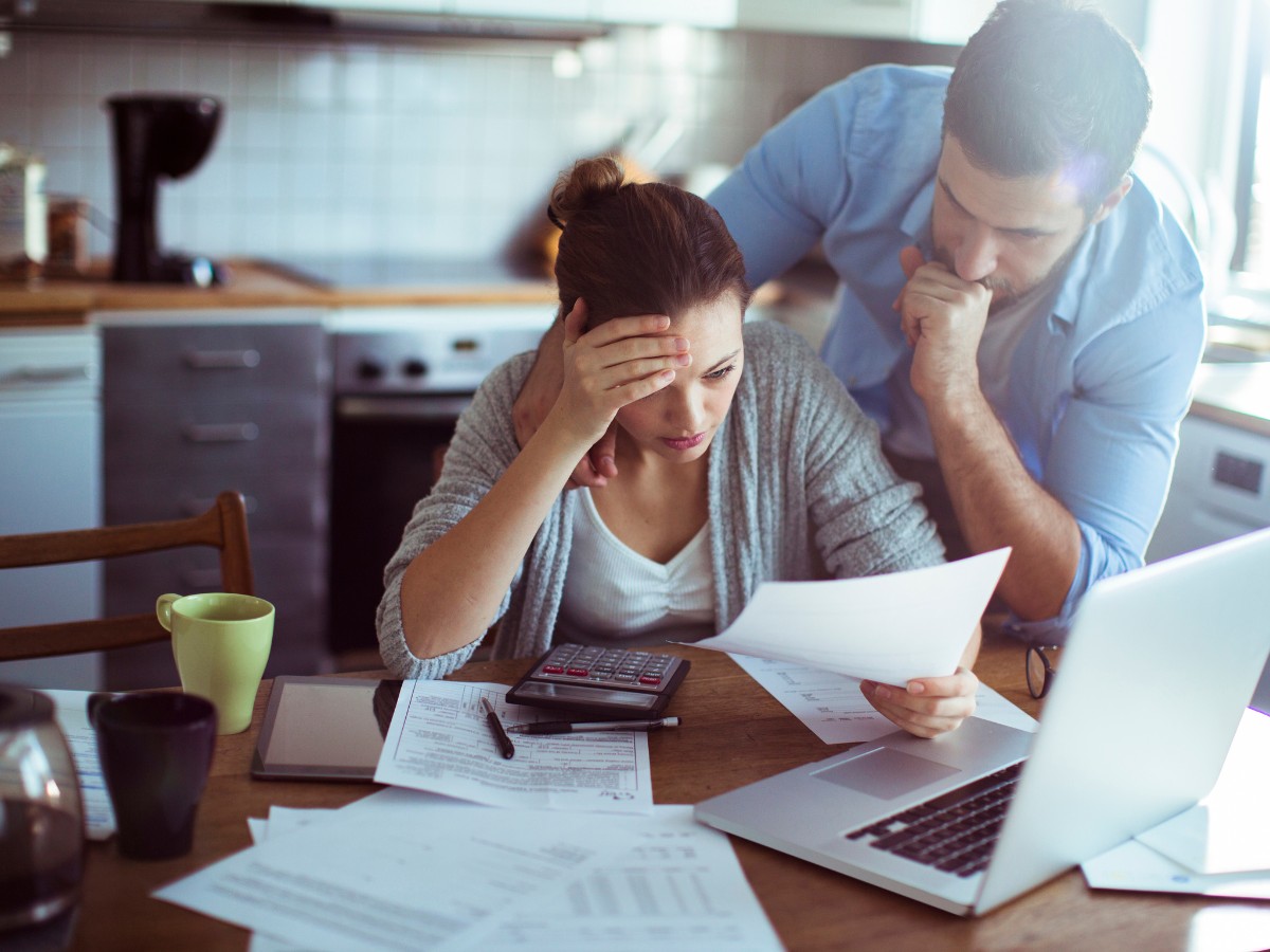 Psychologia pieniędzy: te błędy wpędzą Cię w kłopoty finansowe!