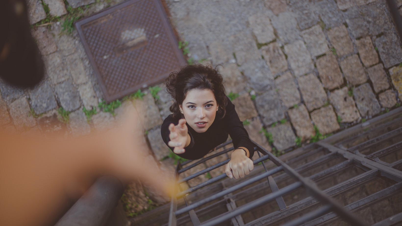 „Prawdziwa odwaga to nie brak strachu, lecz jego pokonywanie”. Jak radzić sobie z lękiem?