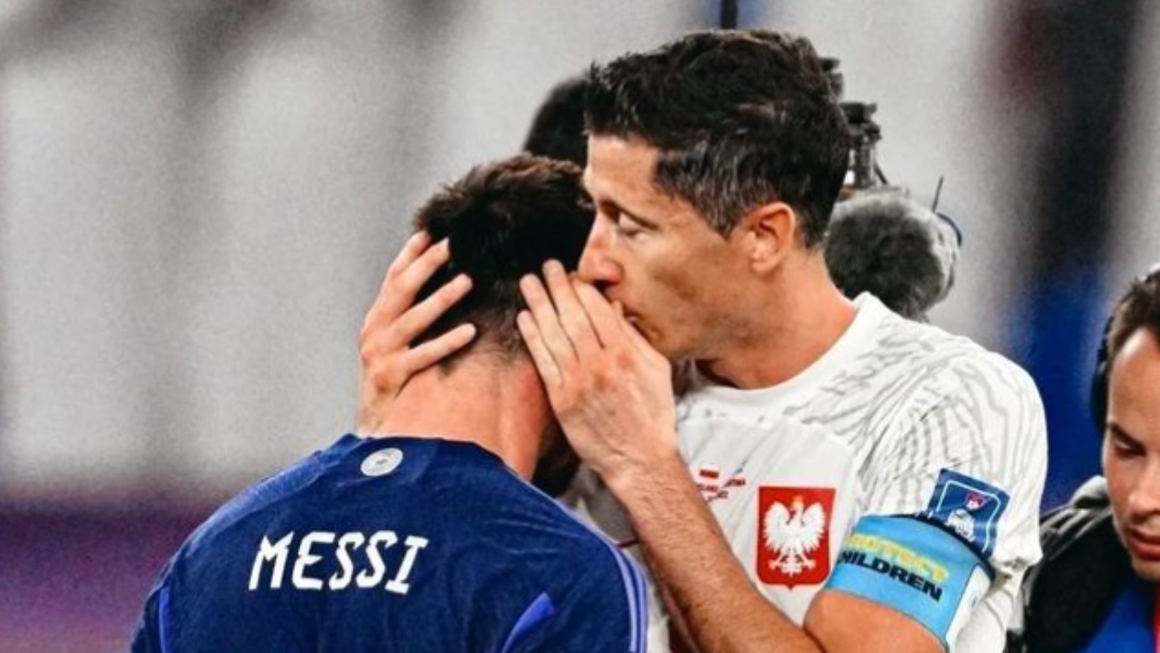 Lewandowski wyjawił, o czym rozmawiał z Messim po meczu… Argentyńczyk się wścieknie?