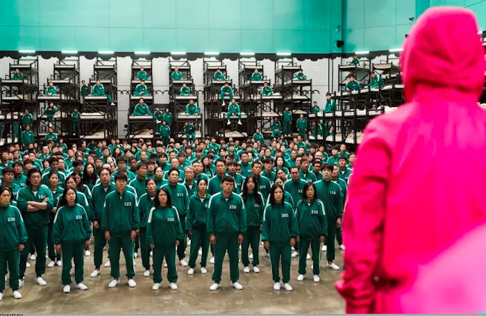 Wpływ serialu „Squid Game” na małoletnich. Zaniepokojeni nauczyciele alarmują!