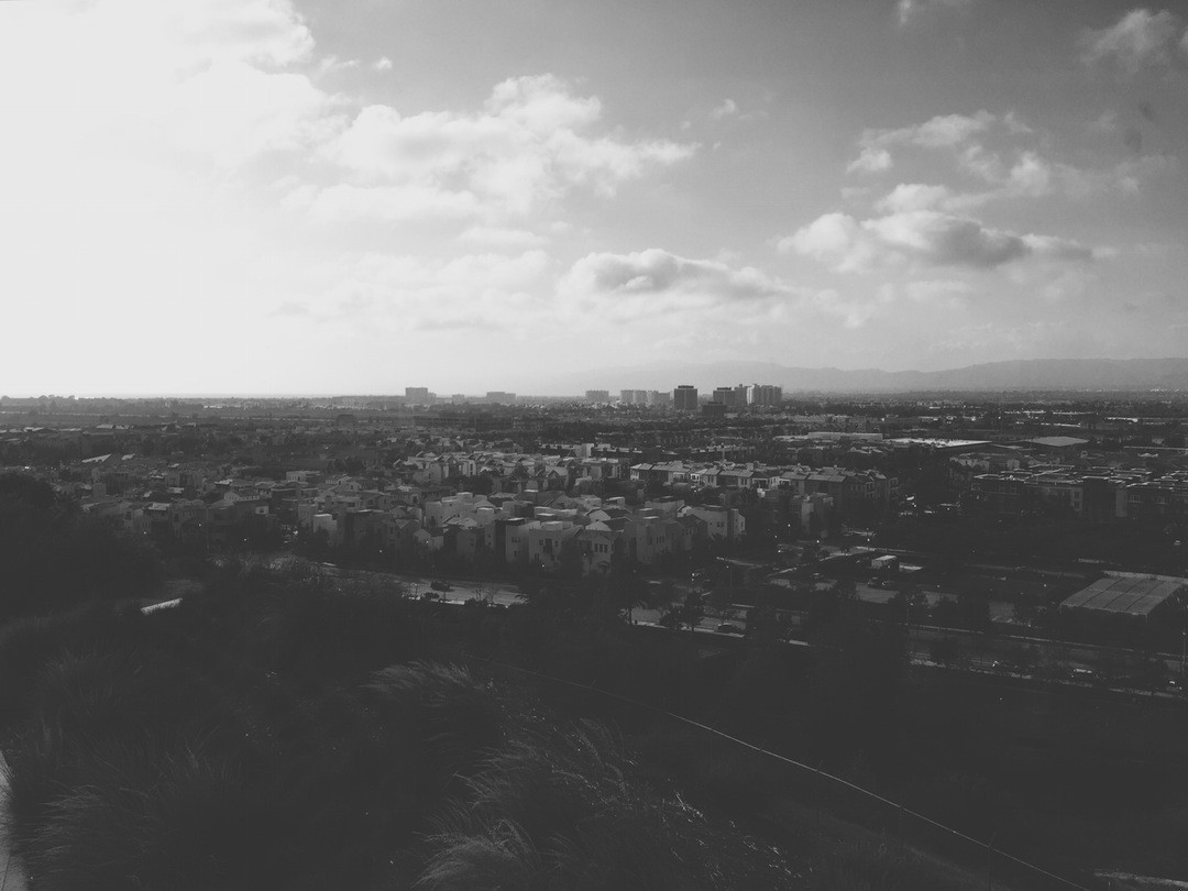 Nawet radość z obecności ukochanego mężczyzny przeżywa się w samotności.