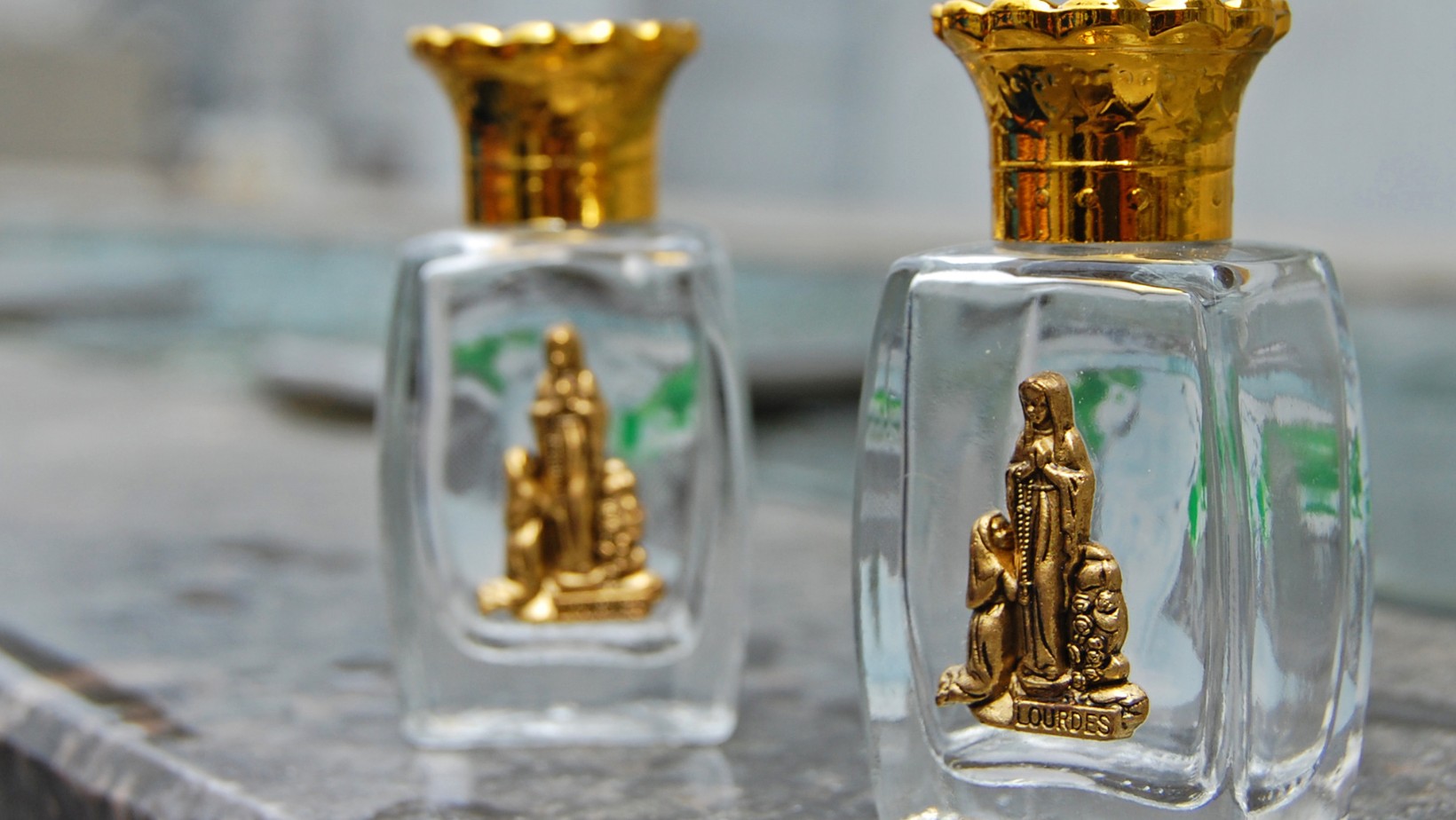 Co zrobić z wodą święconą po kolędzie?