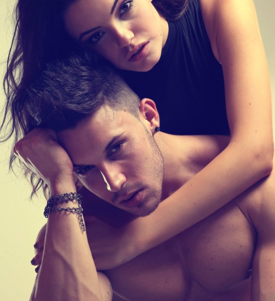 Lubię, kiedy mężczyzna sprawia, że czuję się jednocześnie jak kobieta …