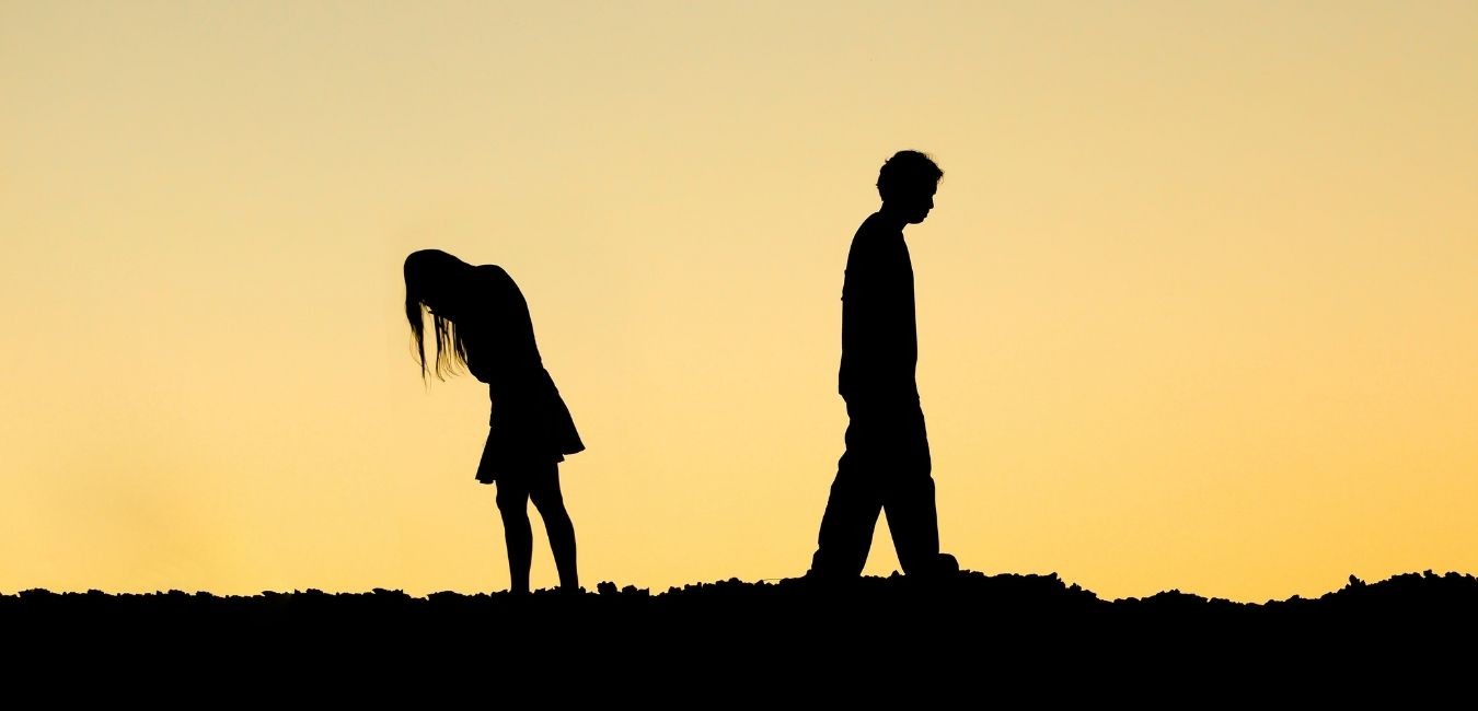 On coraz bardziej się odsuwa i traci zainteresowanie- dlaczego to robi?