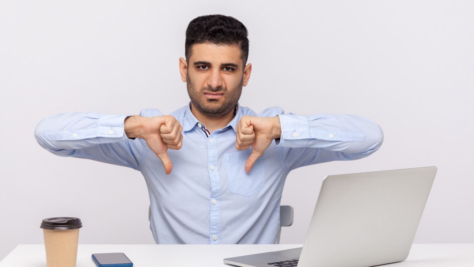 Jakich pytań NIE zadawać w pracy? Mogą przysporzyć problemów