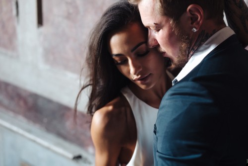 Uważaj na znajomości, które zaczynają się od głowy. O tych zapoczątkowanych …