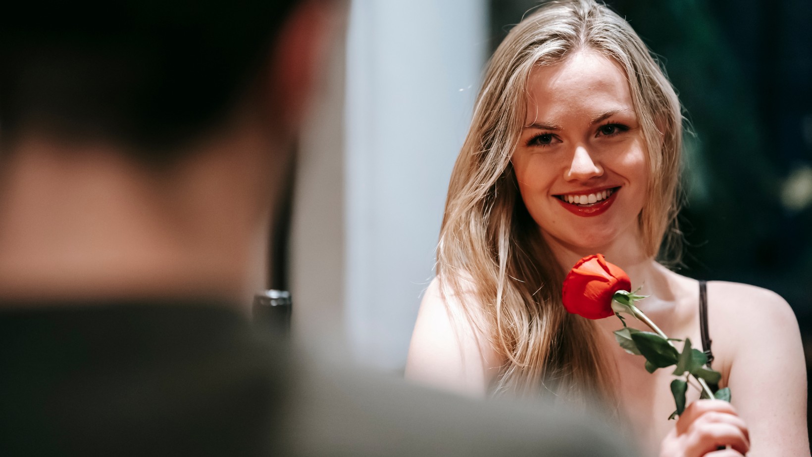 Płacisz za siebie na randce? Szarmanckie zachowania odchodzą do lamusa