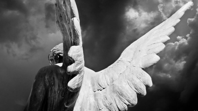 „Bóg swoim aniołom dał rozkaz o Tobie, aby Cię strzegli …