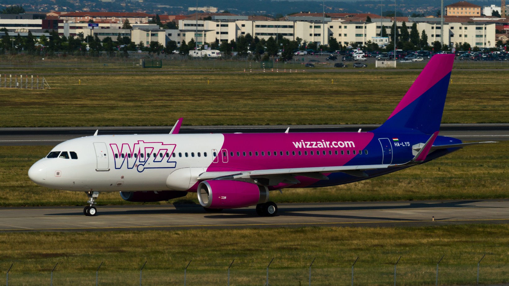 Wizz Air odwołuje loty! Sprawdź, czy twój się odbędzie!
