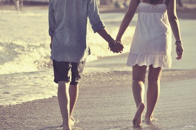 W srebrzyste pola chciałbym z Tobą iść I marzyć cicho …