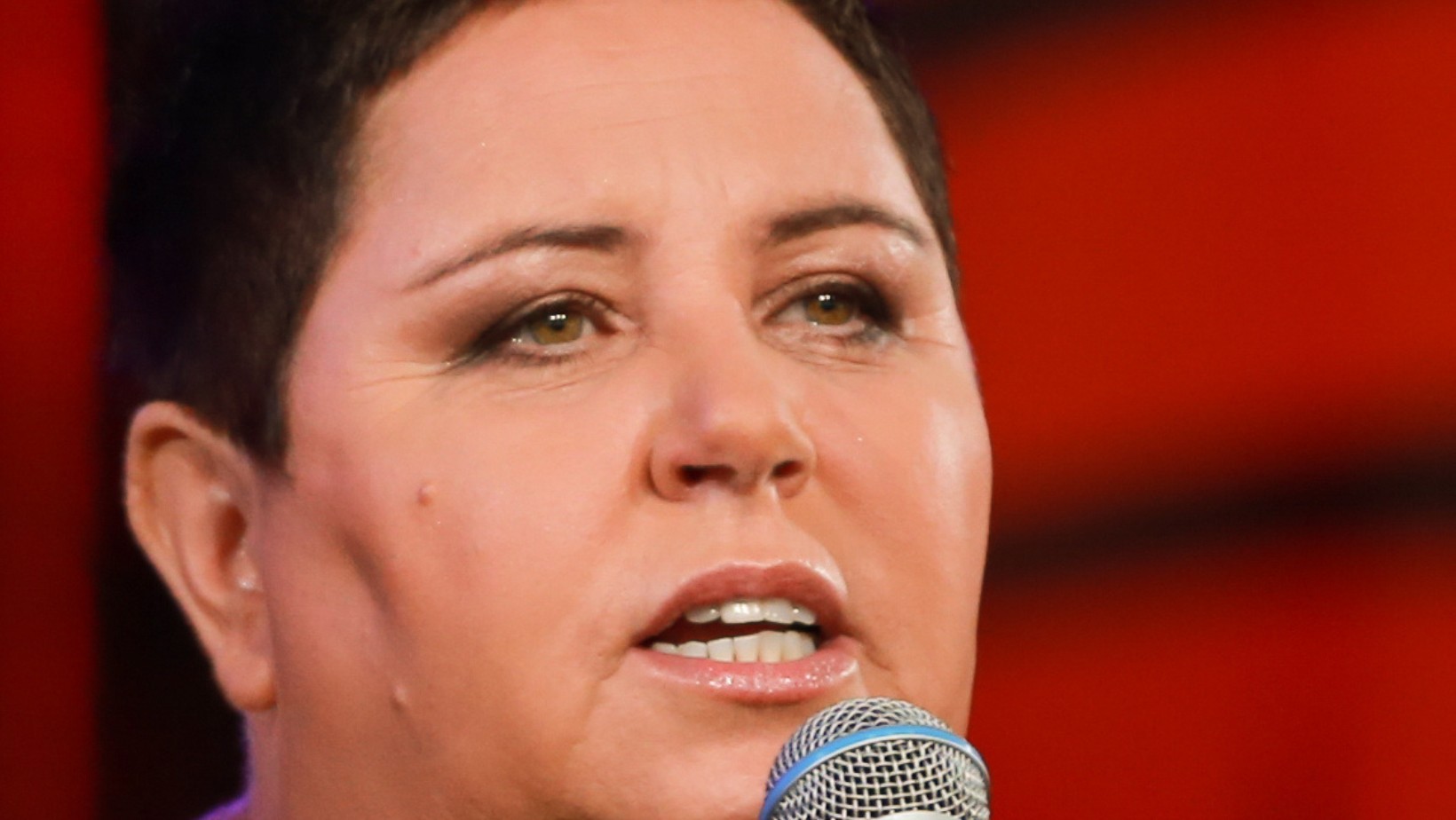 „Chciałam, żeby umarła” – Dorota Wellman w poruszających słowach o śmierci mamy