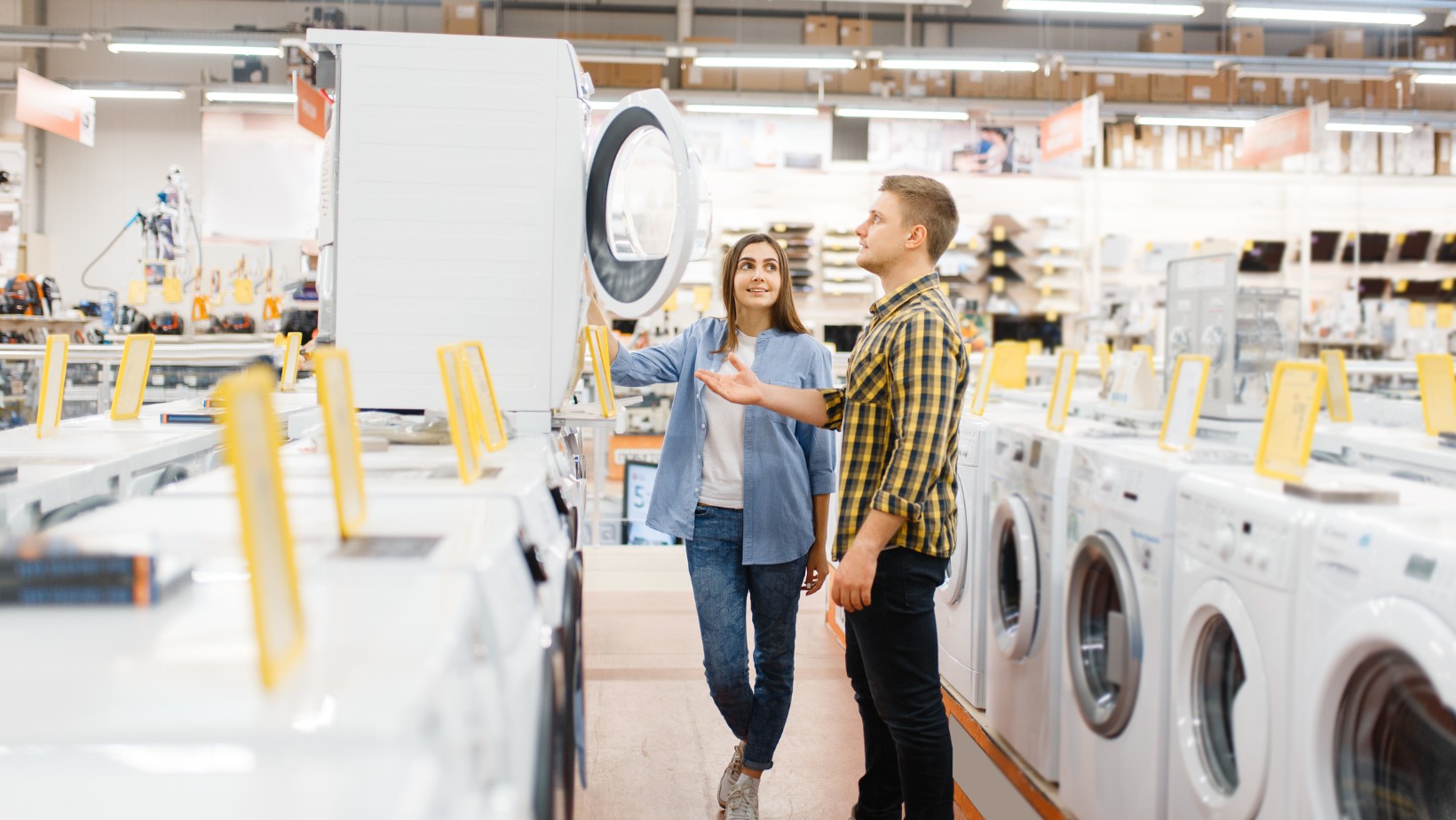 „Wiele osób straci pracę!” Polski gigant AGD planuje zwolnienia grupowe!