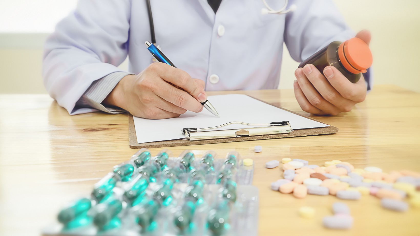 Już wiemy, kiedy wejdą w życie nowe zmiany w receptach!