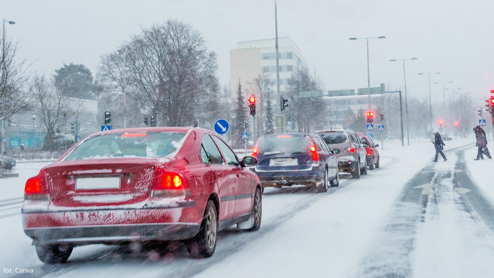 Zdjęcie Zima zaatakowała, a kierowcy w panice! Policja sypie mandatami do 3000 zł za jeden błąd! #1