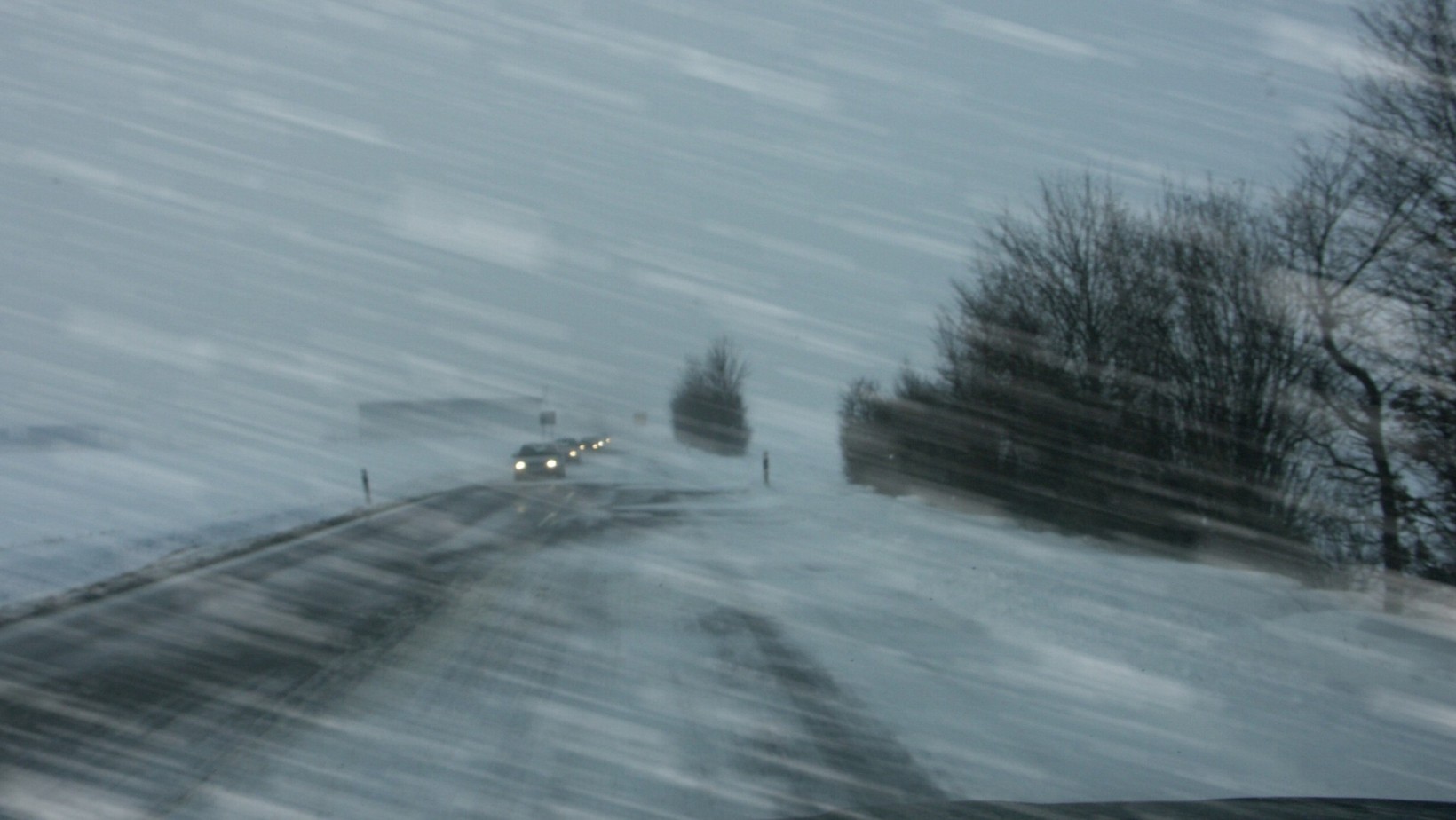 Nadchodzą intensywne opady śniegu! IMGW wydało alerty!
