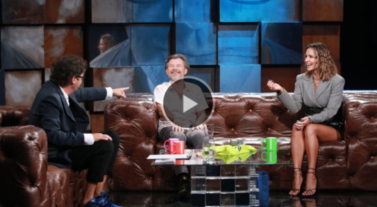 Aktor filmu KLER na kanapie Króla TVN-u.  Co Jacek Braciak myśli o najgłośniejszym filmie miesiąca?