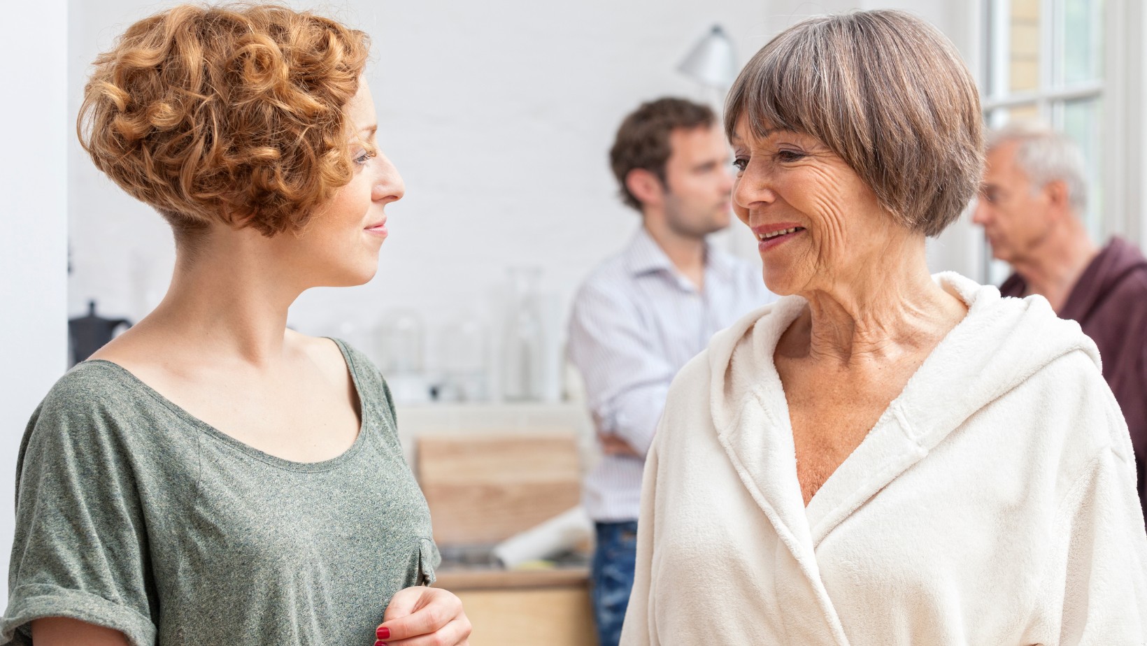 Jak radzić sobie z trudnymi teściami? Skuteczne wskazówki
