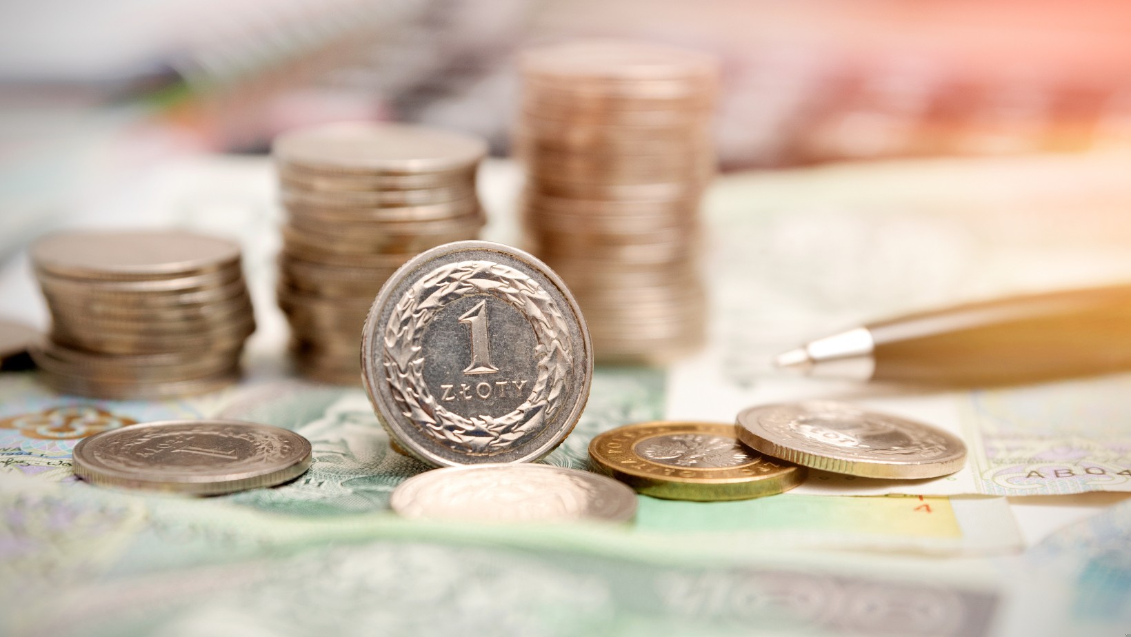 Tyle pieniędzy musisz mieć w domu w razie kryzysu w 2025 roku!