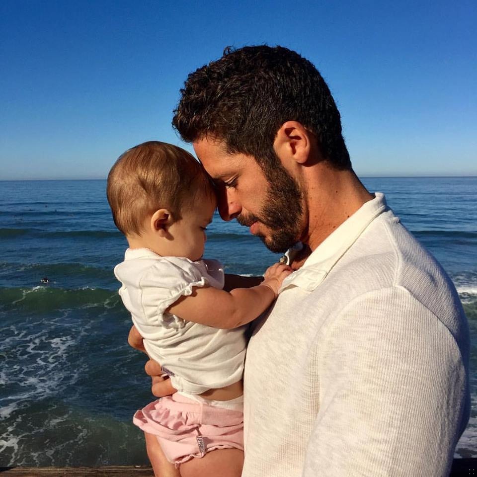 Zdjęcie Płacz córki nie ma końca. Dzięki prostej sztuczce zastosowanej przez ojca - uspokaja się w 5 sekund #1