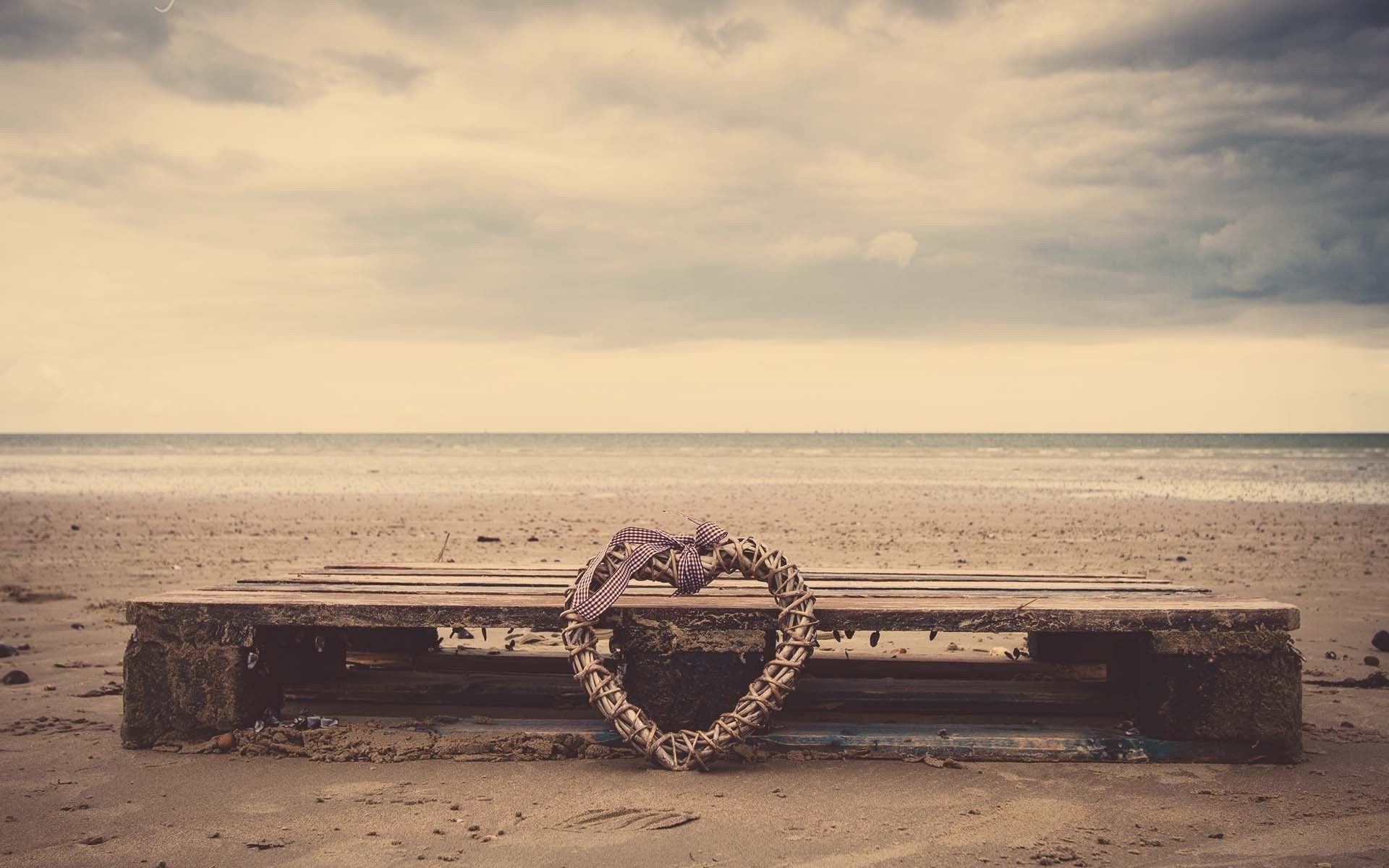 Ci, których kochamy, nie umierają, bo miłość jest nieśmiertelna.