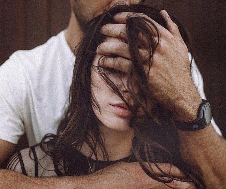 Mężczyzna dla swojej kobiety powinien być jednocześnie przyjacielem , kochankiem …