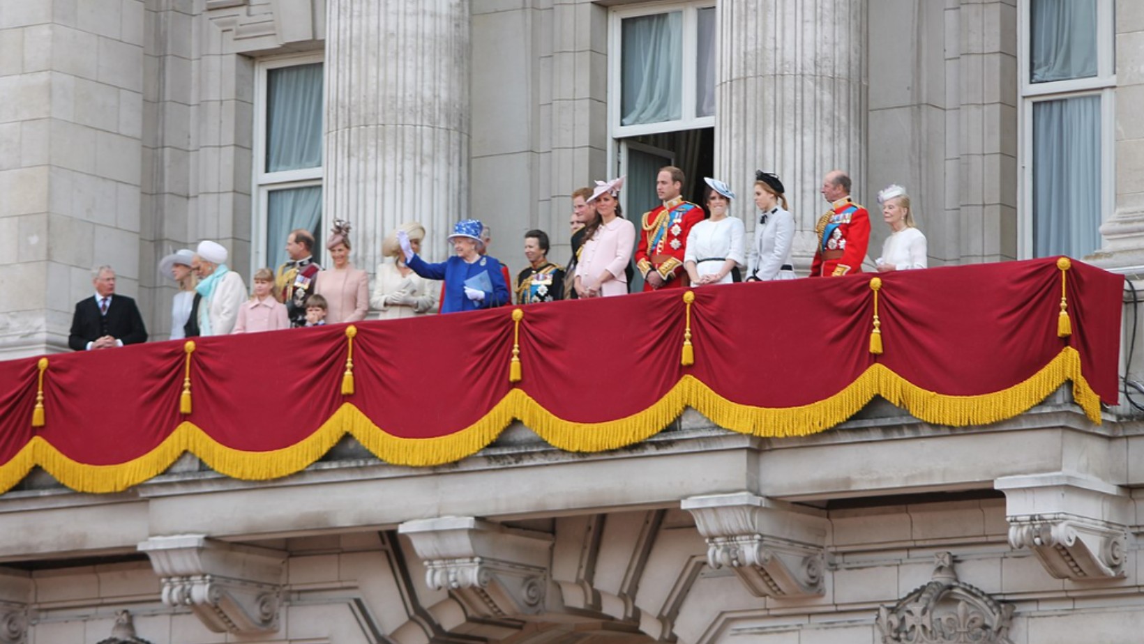 Rodzina królewska znów w centrum uwagi. Tajemnicze doniesienia o wypadku. Od tygodni to ukrywano