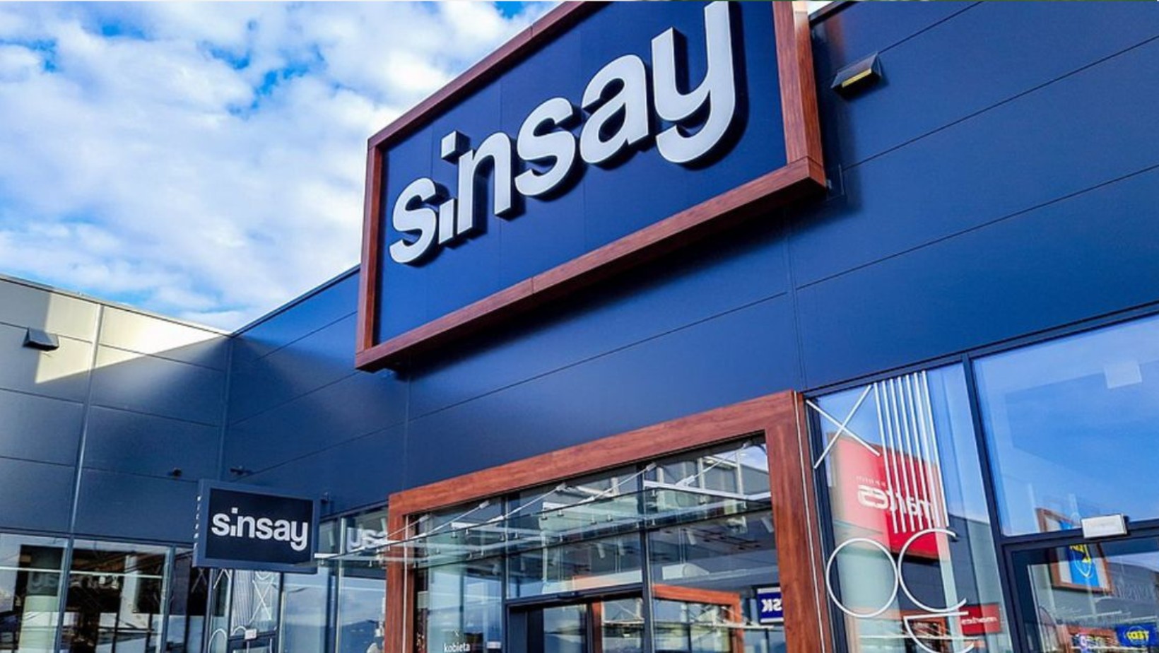 „Osoby proszone są o zaprzestanie korzystanie” – SINSAY zwraca się z pilnym komunikatem!