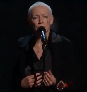 Zdjęcie Niezwykły hołd dla Sinnead O'Connor. Annie Lennox nie mogła ukryć na scenie łez #1