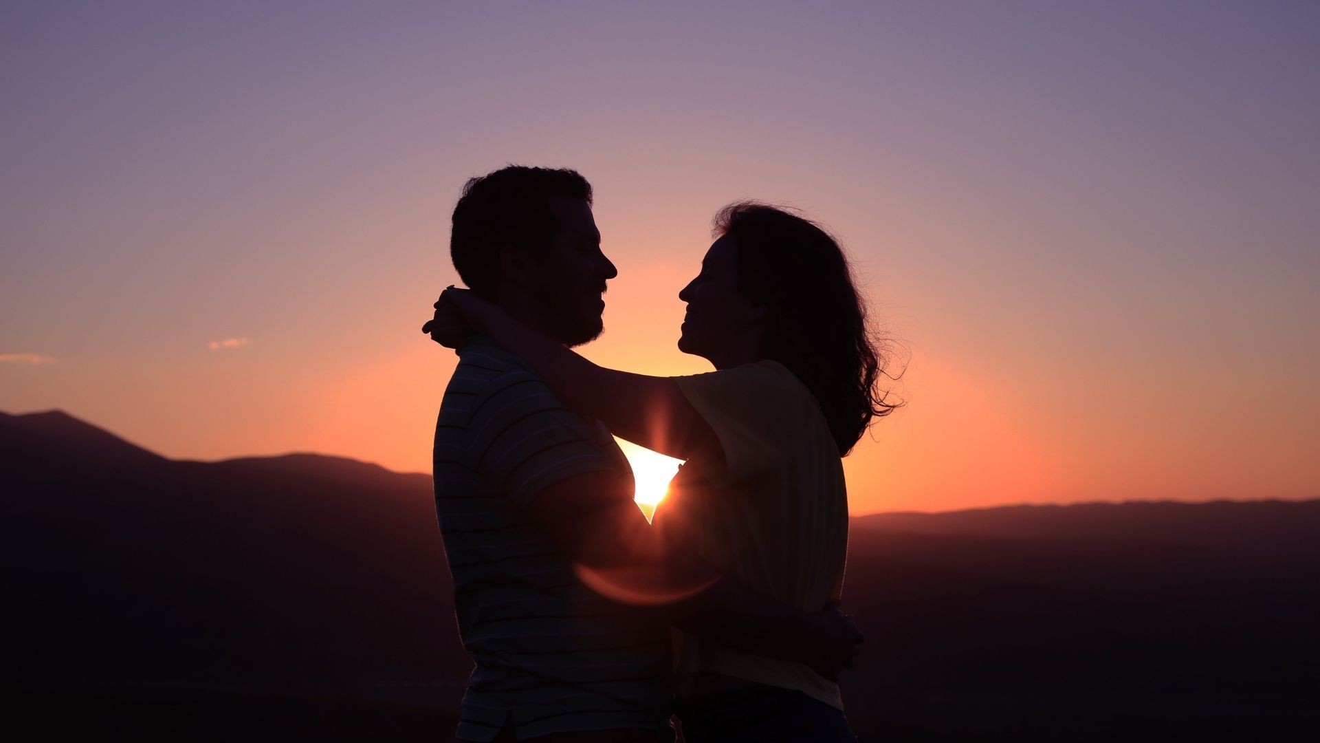 Jak dbać o intymność, namiętność i zaangażowanie w związku? Trójczynnikowa koncepcja miłości