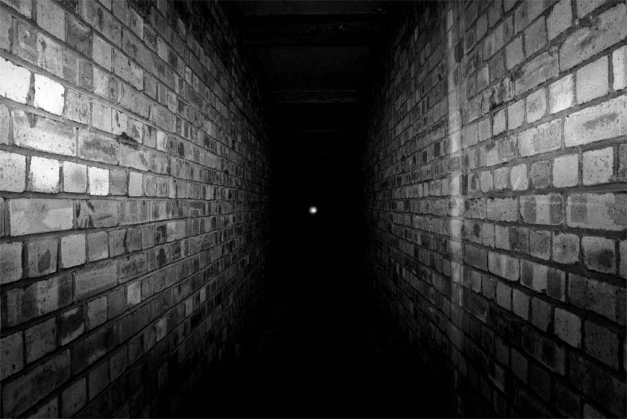 ,,Nie uciekniesz przed światłem w ciemności”