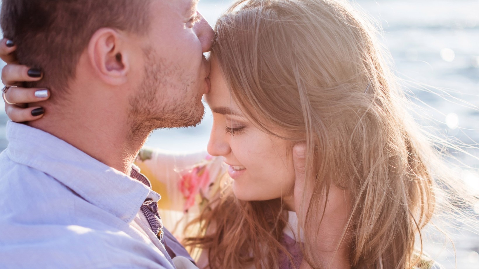 11 sygnałów, świadczących o tym, że On Cię kocha