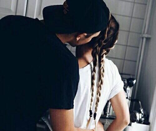 Mężczyzna, który nie potrafi skupić się na jednej kobiecie, nie …