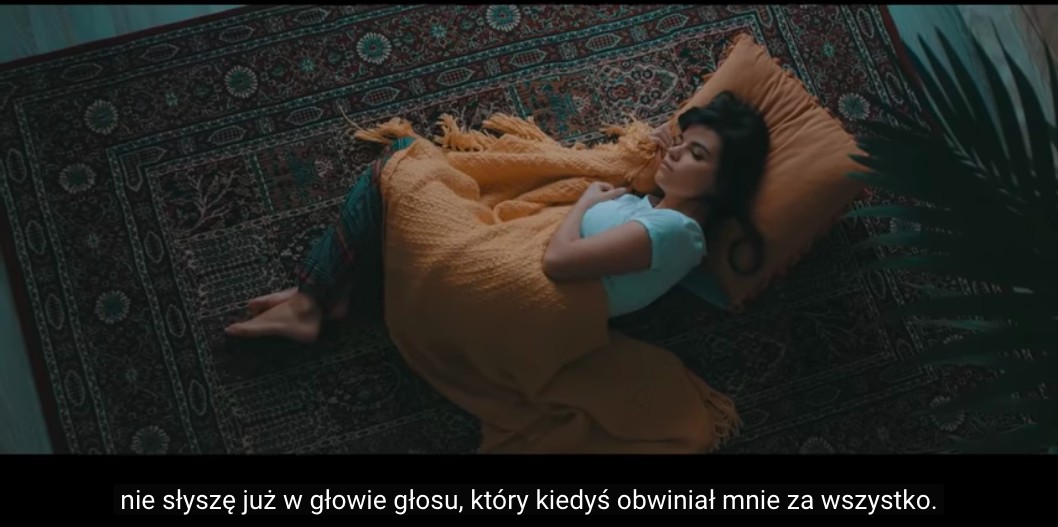 Inspirujący filmik, który może zmienić Twoje myślenie – Polka pokazuje, że zawsze jest ratunek!