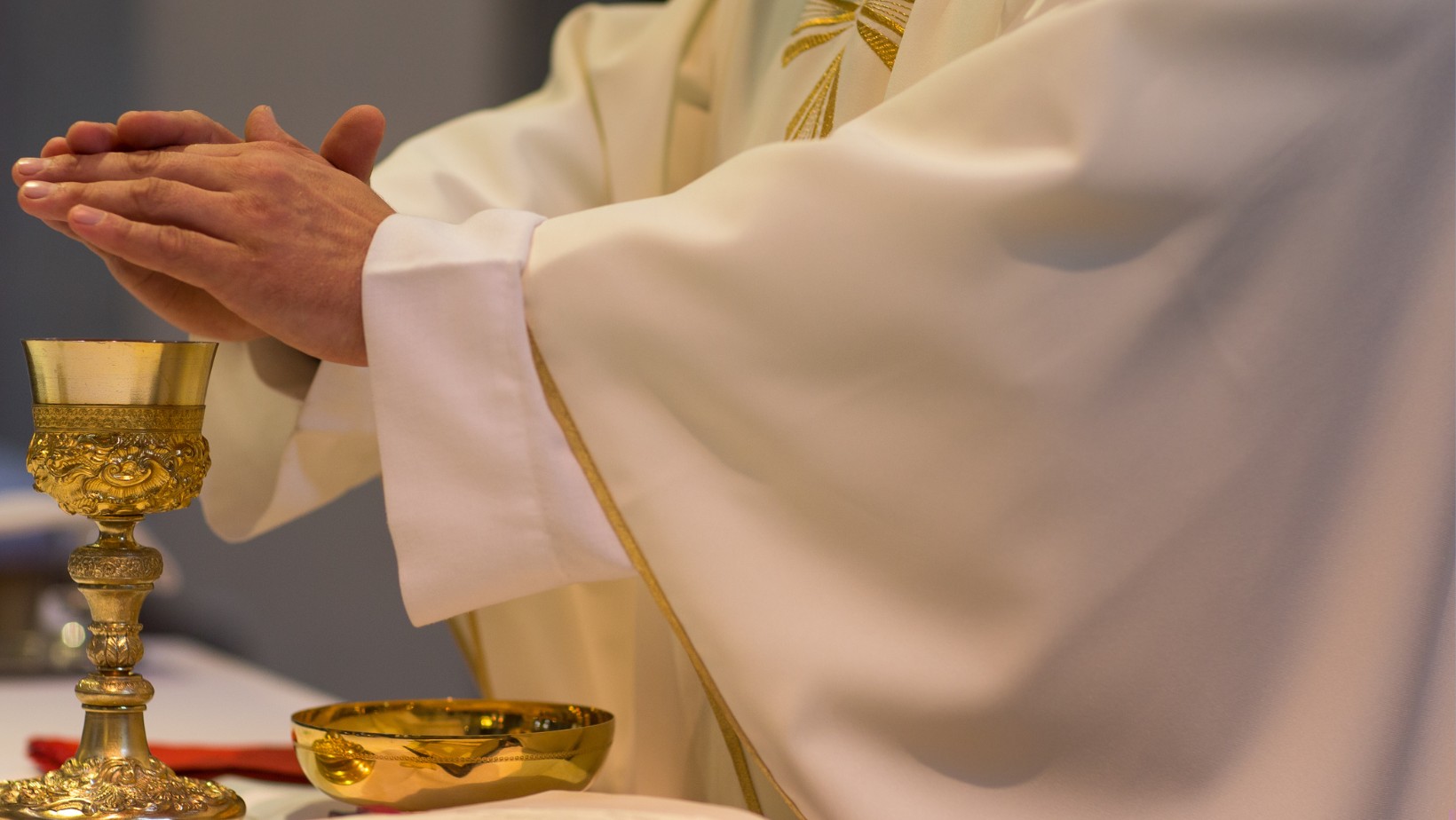 Czy w dzień Wszystkich Świętych udział we mszy jest obowiązkowy?