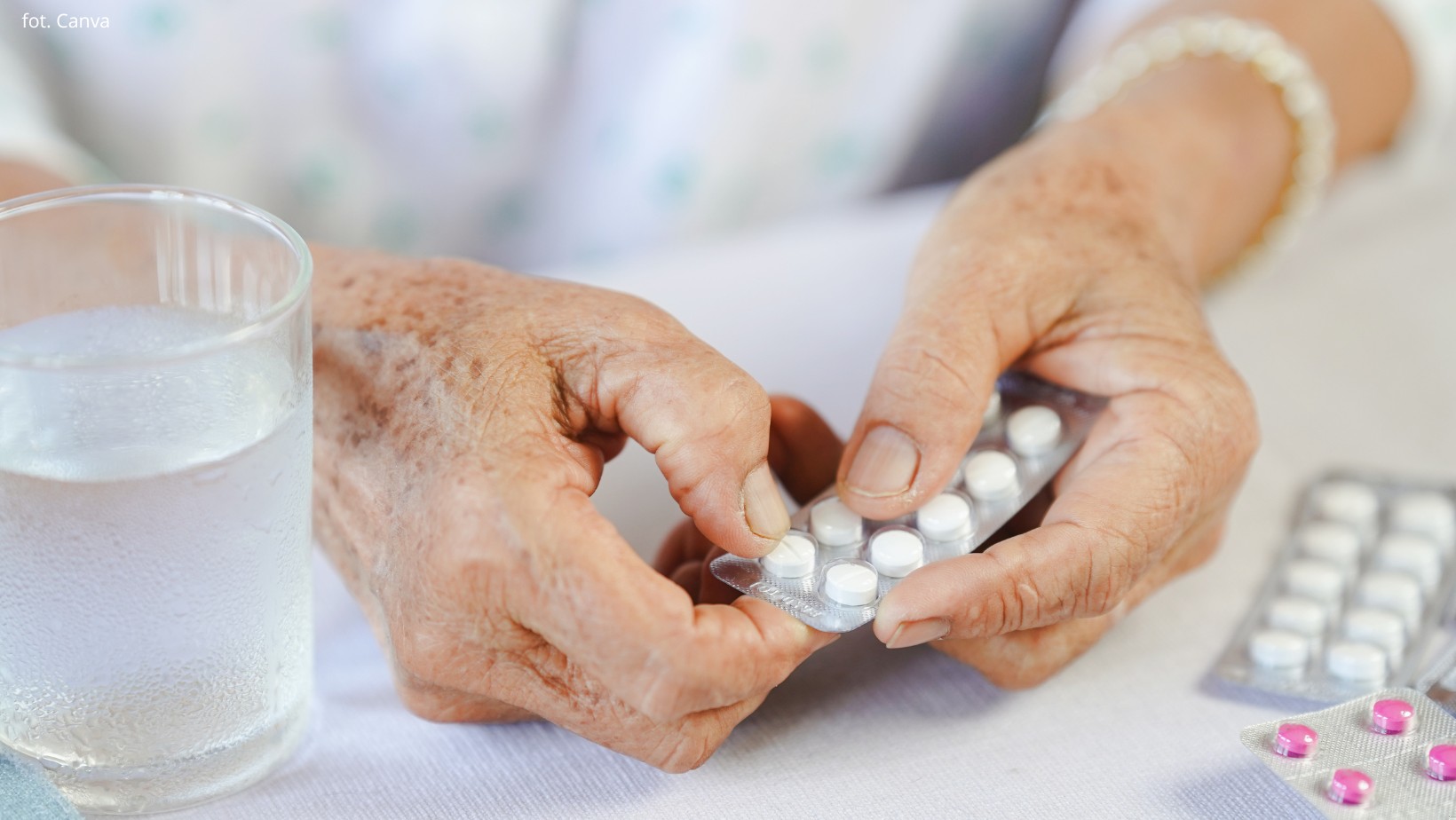 Zdjęcie Perfidne oszustwo “na NFZ”! Myślisz, że dostaniesz zwrot za leki? Oni wyczyszczą ci konto! #1