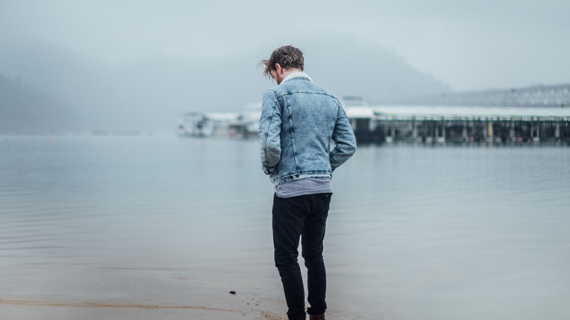 Zmęczenie psychiczne – jak się objawia? Dowiedz się, jak sobie z nim radzić!