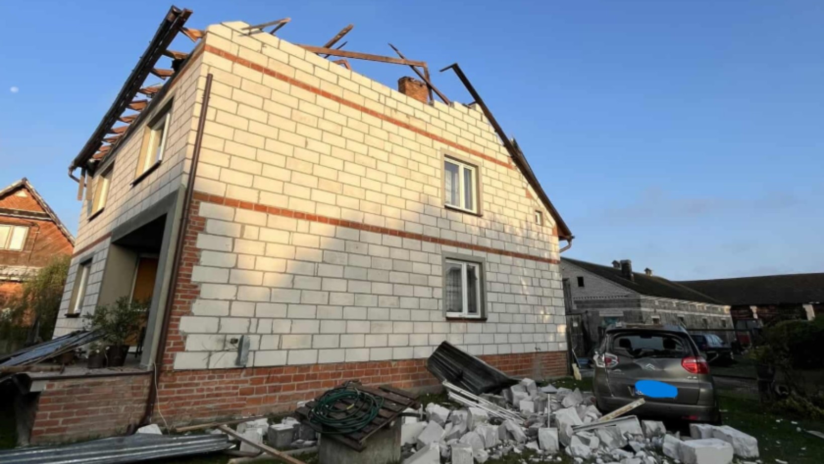 Dron rozbił się o ich dom. Ruszyła zbiórka dla rodziny!