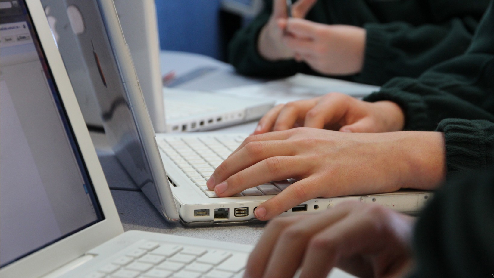 Nowe bony na laptopy! Rząd oferuje 2500 zł dla wybranej grupy osób!