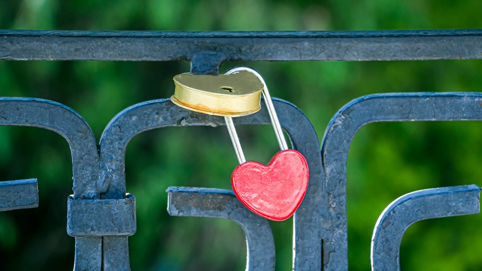 Dlaczego prawdziwa miłość nigdy nie gaśnie? Odpowiedź Cię zaskoczy!