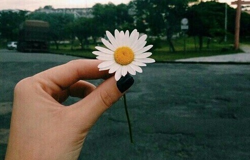 Człowiek wie, co ma, ale nie wie, co dostanie.