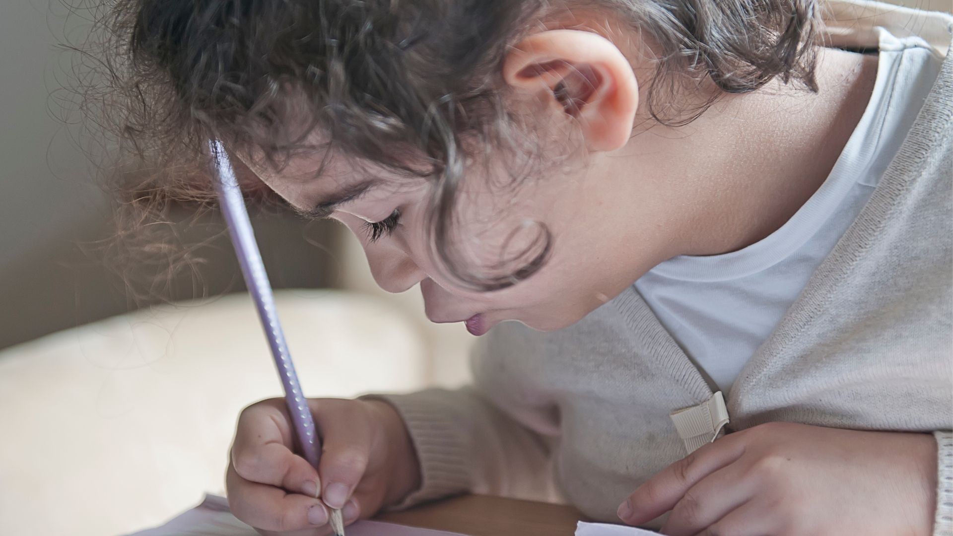 Chcesz żeby Twoje dziecko samodzielnie odrabiało lekcje? Wciel w życie te porady!