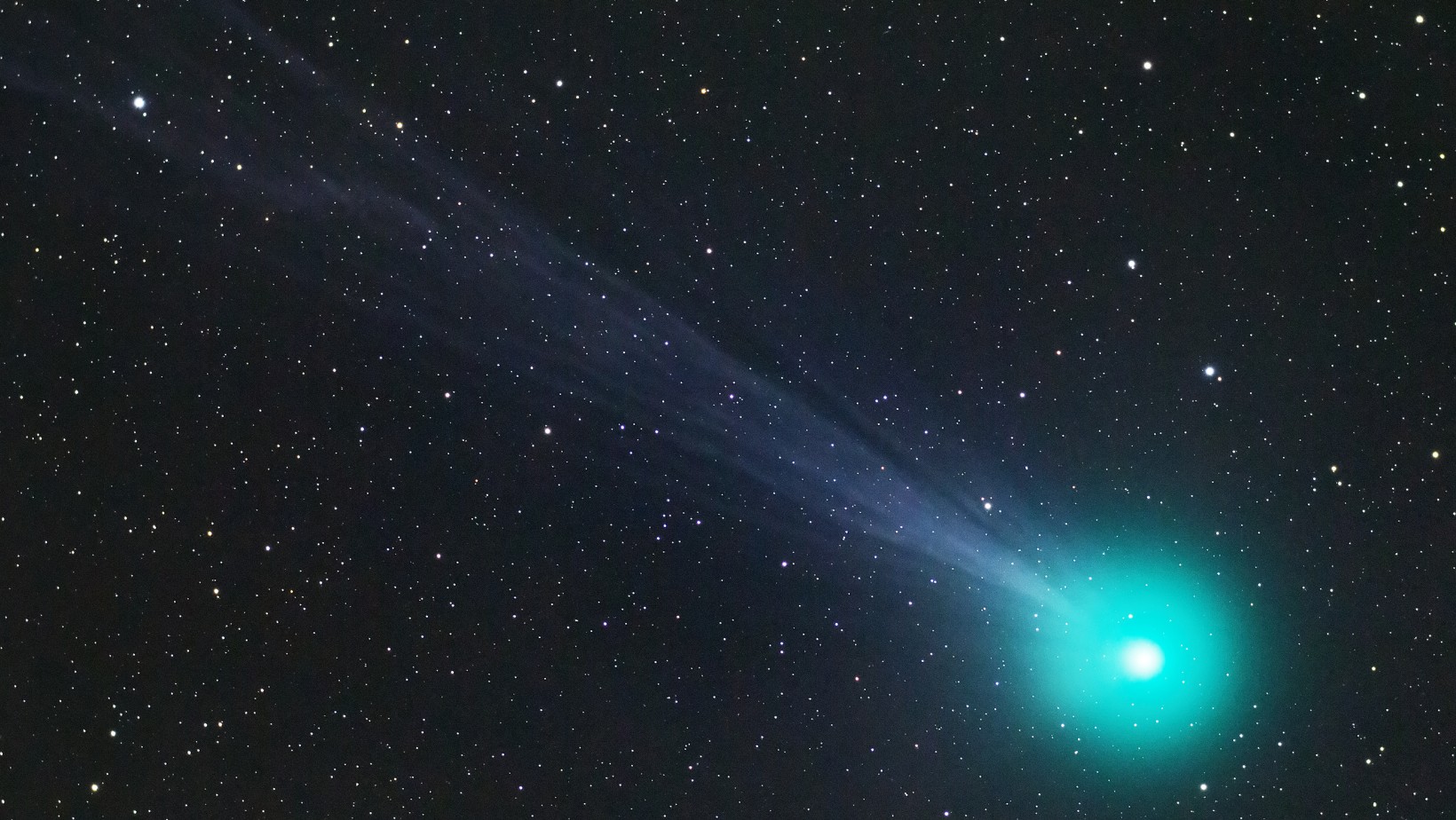 Zielona kometa zbliża się do Ziemi! Kiedy i jak ją obserwować?